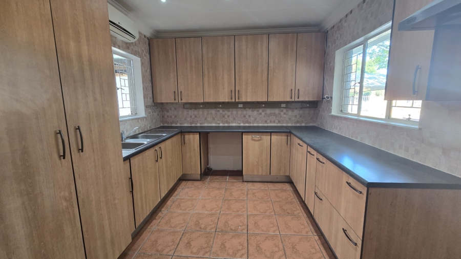 3 Bedroom Property for Sale in Langenhovenpark Free State